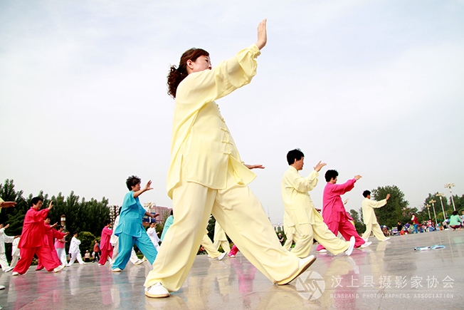 胜似闲庭信步【汶上中都广场健身活动花絮】