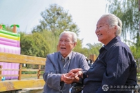 他年我若耄耋 当如此待汝