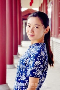 莲花湖湿地景区中都民俗馆美女