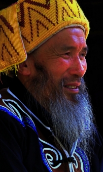 土族老人